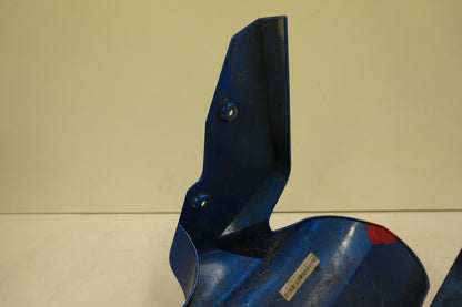 Snett uppifrån på Framskärm från en BMW S 1000 RR -2010 motorcykel.