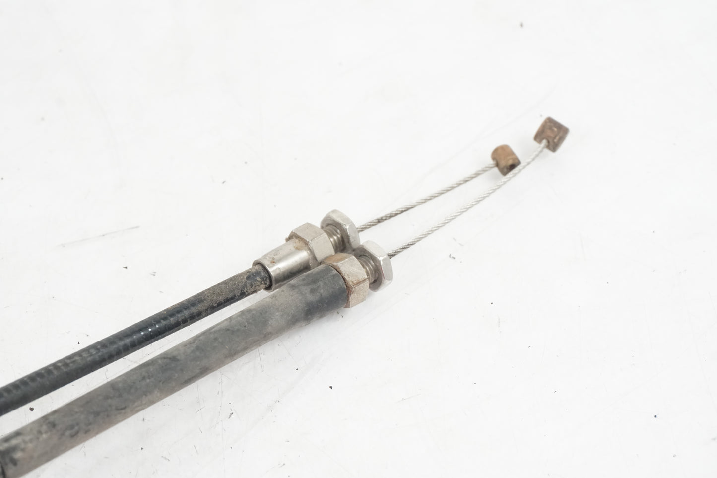 Höger sida på Avgasspjällmotor från en BMW R 1200 GSA -2014 motorcykel.