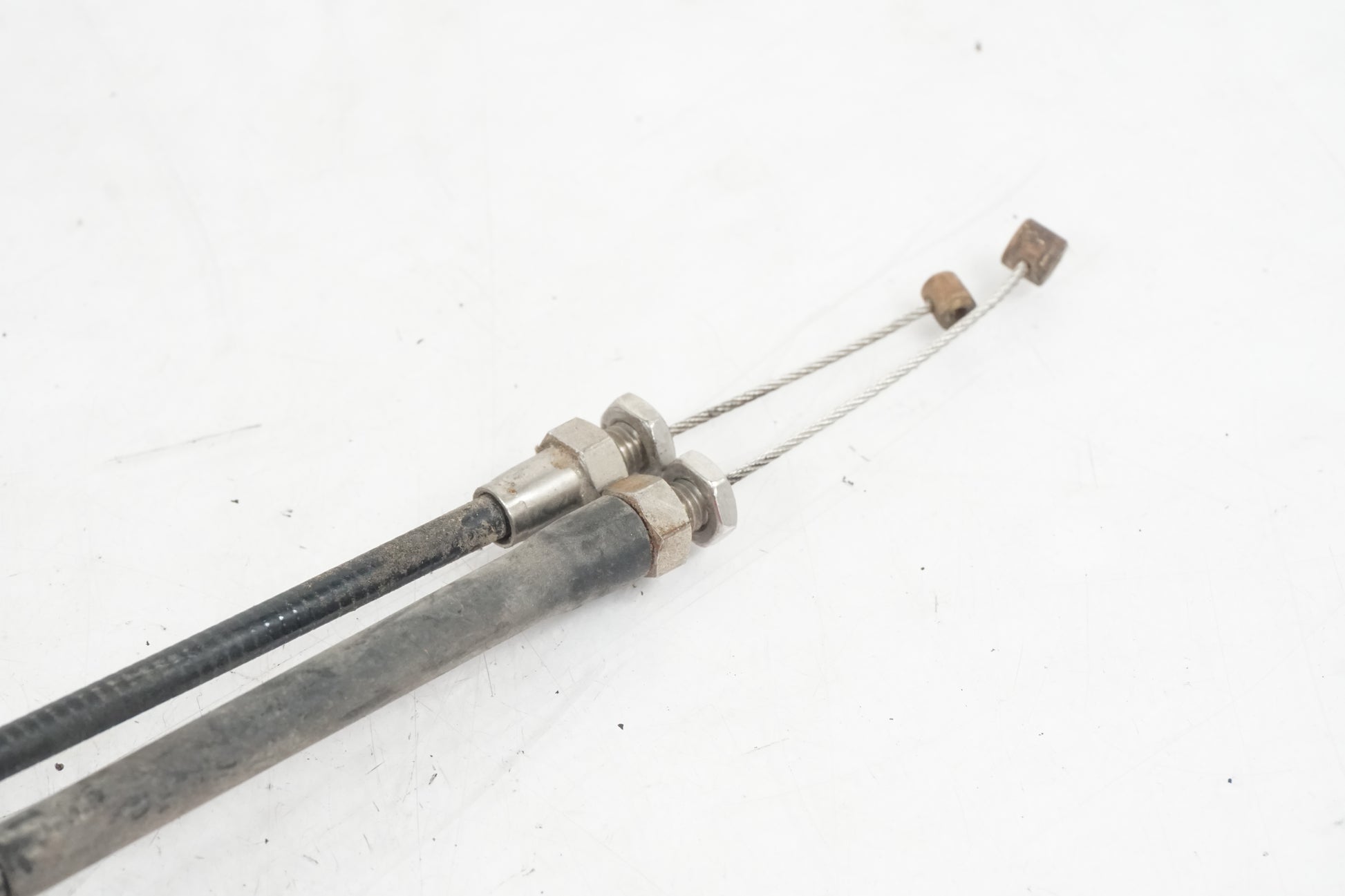 Höger sida på Avgasspjällmotor från en BMW R 1200 GSA -2014 motorcykel.