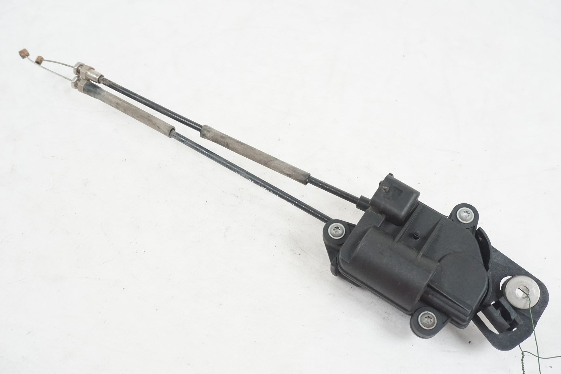 Vänster sida på Avgasspjällmotor från en BMW R 1200 GSA -2014 motorcykel.