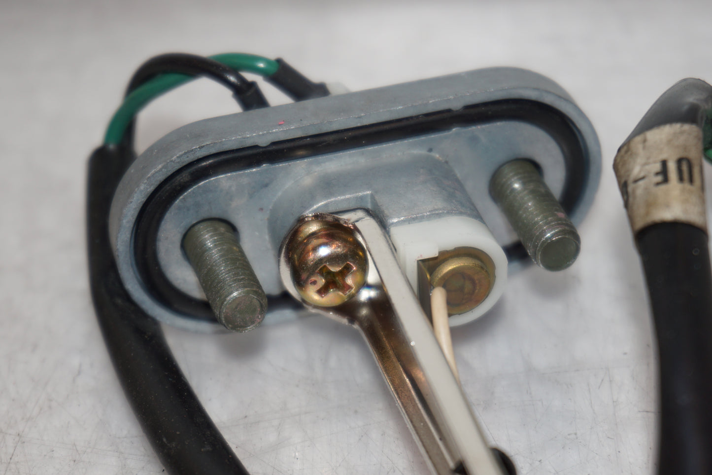 Snett uppifrån på Bensintankgivare från en Yamaha YZF R6 -2001 motorcykel.