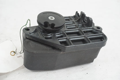 Höger sida på Avgasspjällmotor från en BMW S 1000 RR -2011 motorcykel.