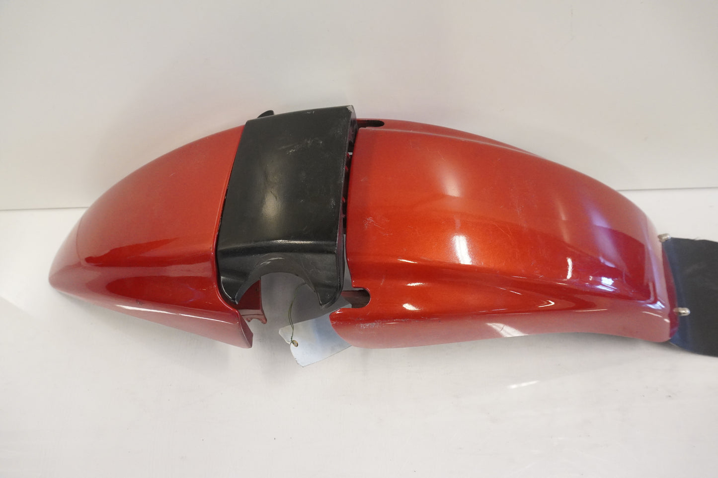 Baksidan på Framskärm från en BMW K 75 -1992 motorcykel.