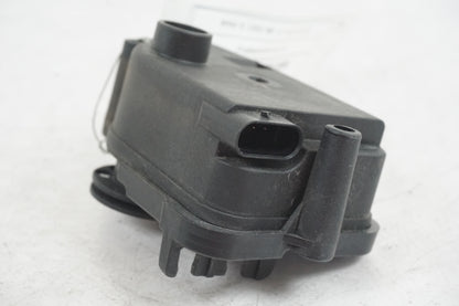 Baksidan på Avgasspjällmotor från en BMW S 1000 RR -2011 motorcykel.