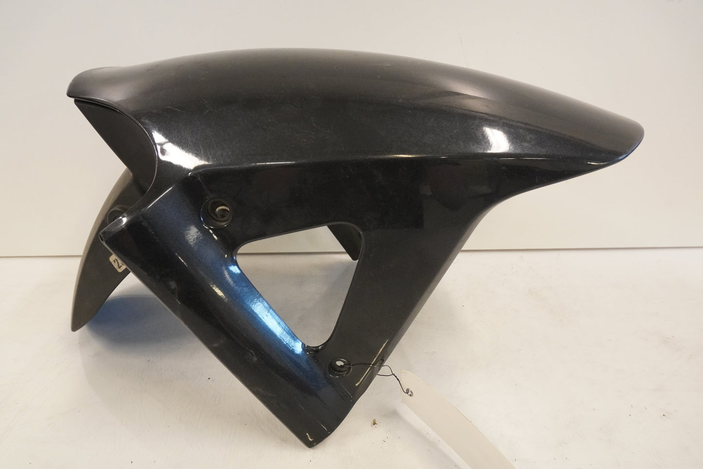 Framsidan på Framskärm från en BMW F 650 CS -2003 motorcykel.