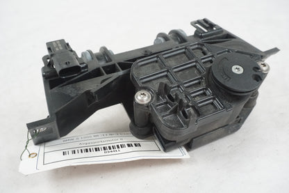 Framsidan på Avgasspjällmotor från en BMW S 1000 RR -2011 motorcykel.