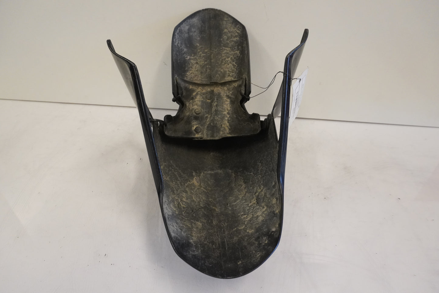 Snett uppifrån på Framskärm från en BMW F 650 CS -2003 motorcykel.