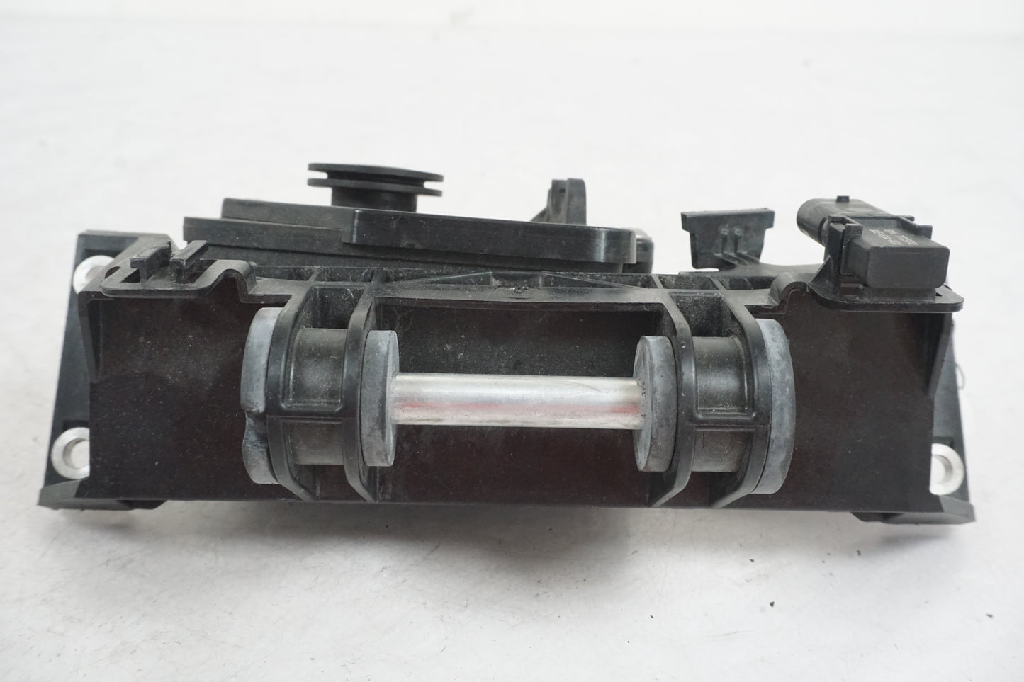 Baksidan på Avgasspjällmotor från en BMW S 1000 RR -2011 motorcykel.