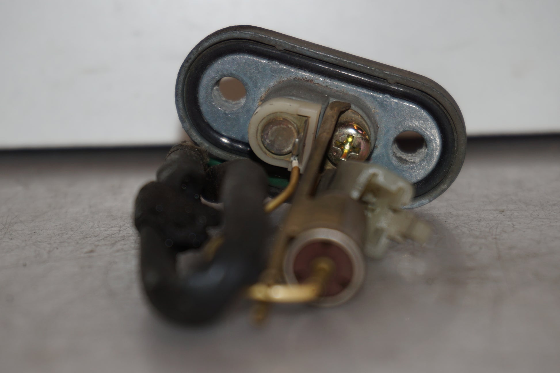 Vänster sida på Bensintankgivare från en Yamaha XV 535 -1988 motorcykel.