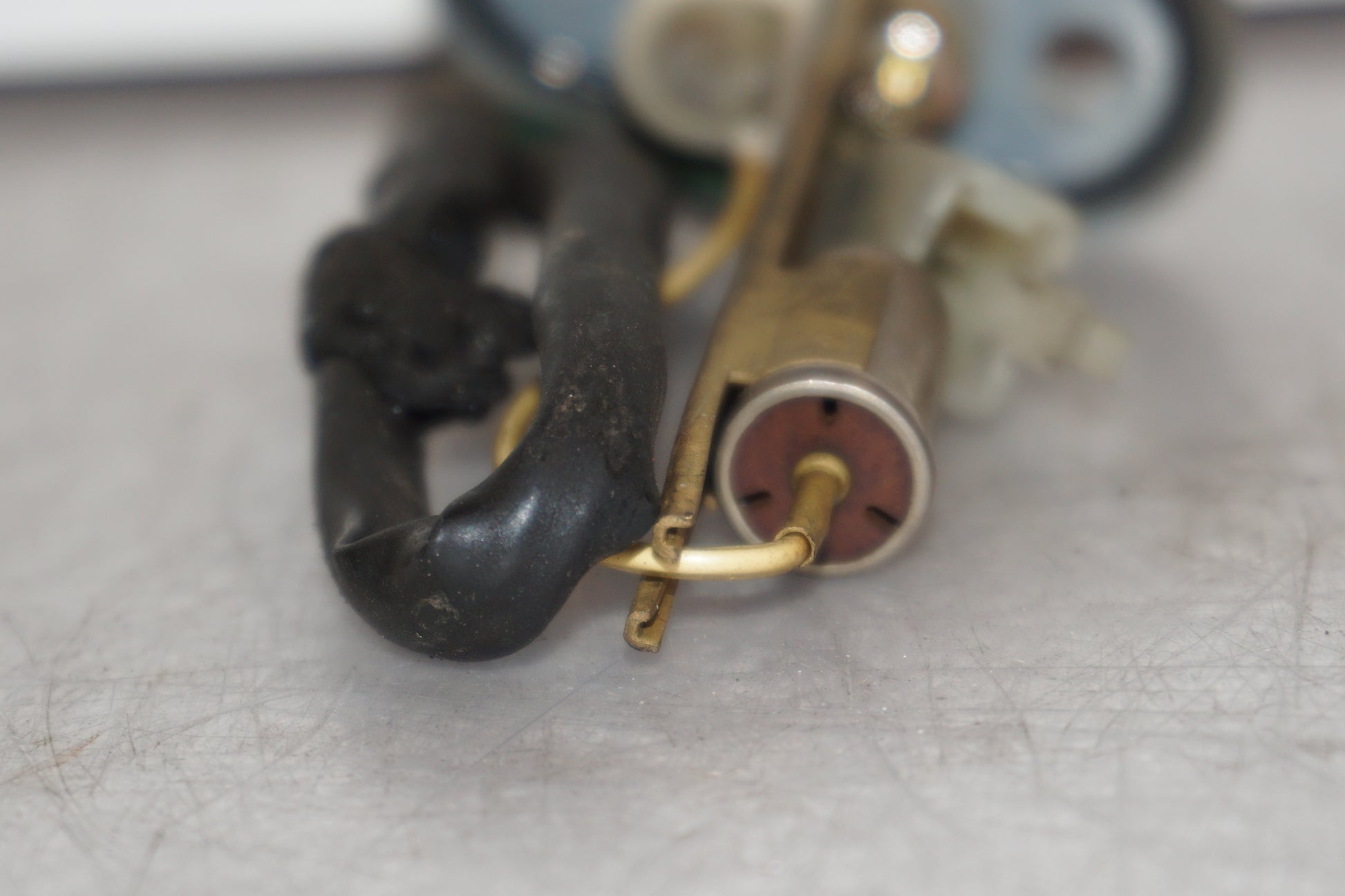 Snett uppifrån på Bensintankgivare från en Yamaha XV 535 -1988 motorcykel.