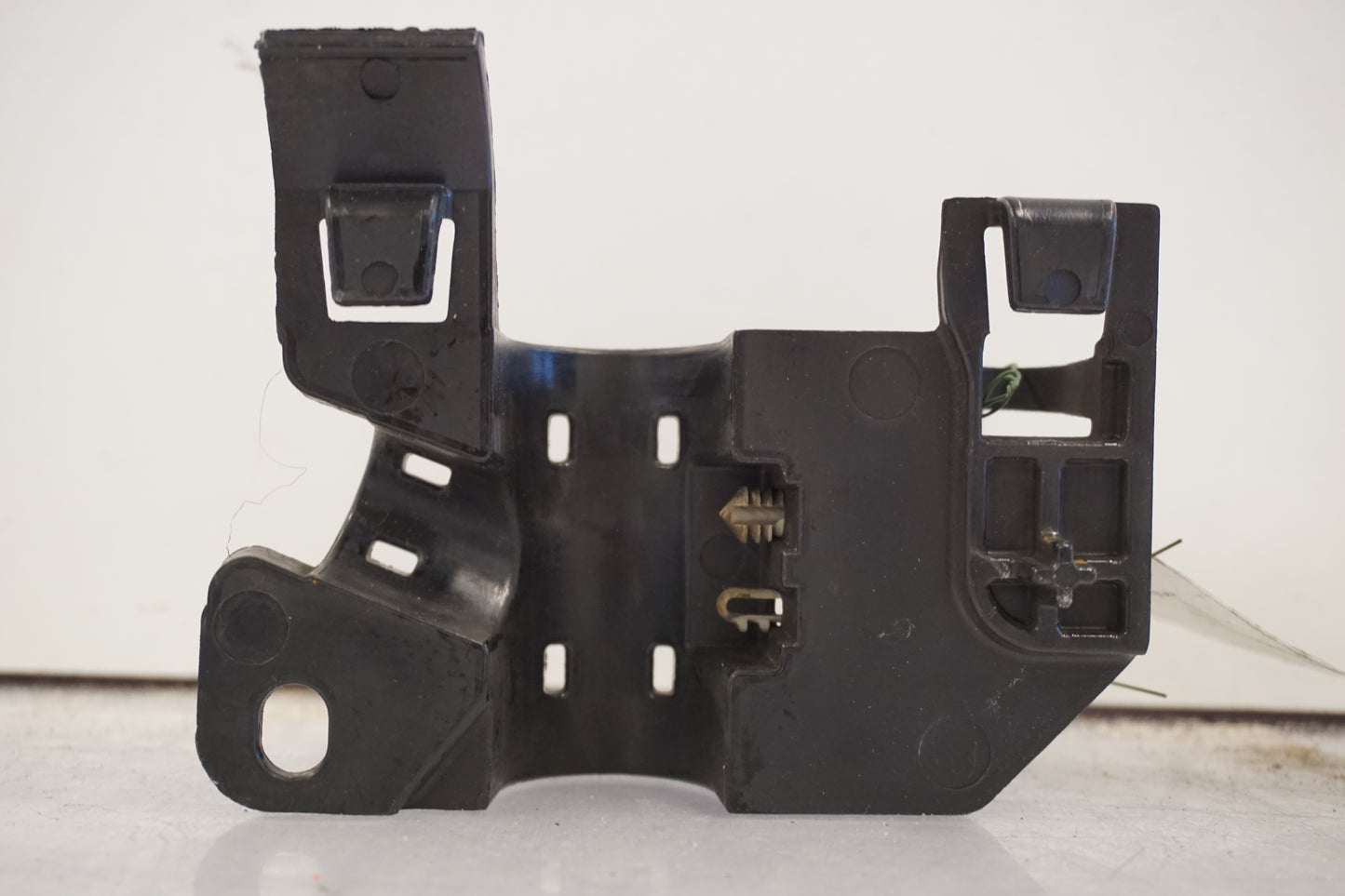 Snett nerifrån på Temperatursensor från en H-D Street Glide FLHX -2015 motorcykel.