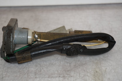 Snett nerifrån på Bensintankgivare från en Yamaha XV 535 -1988 motorcykel.