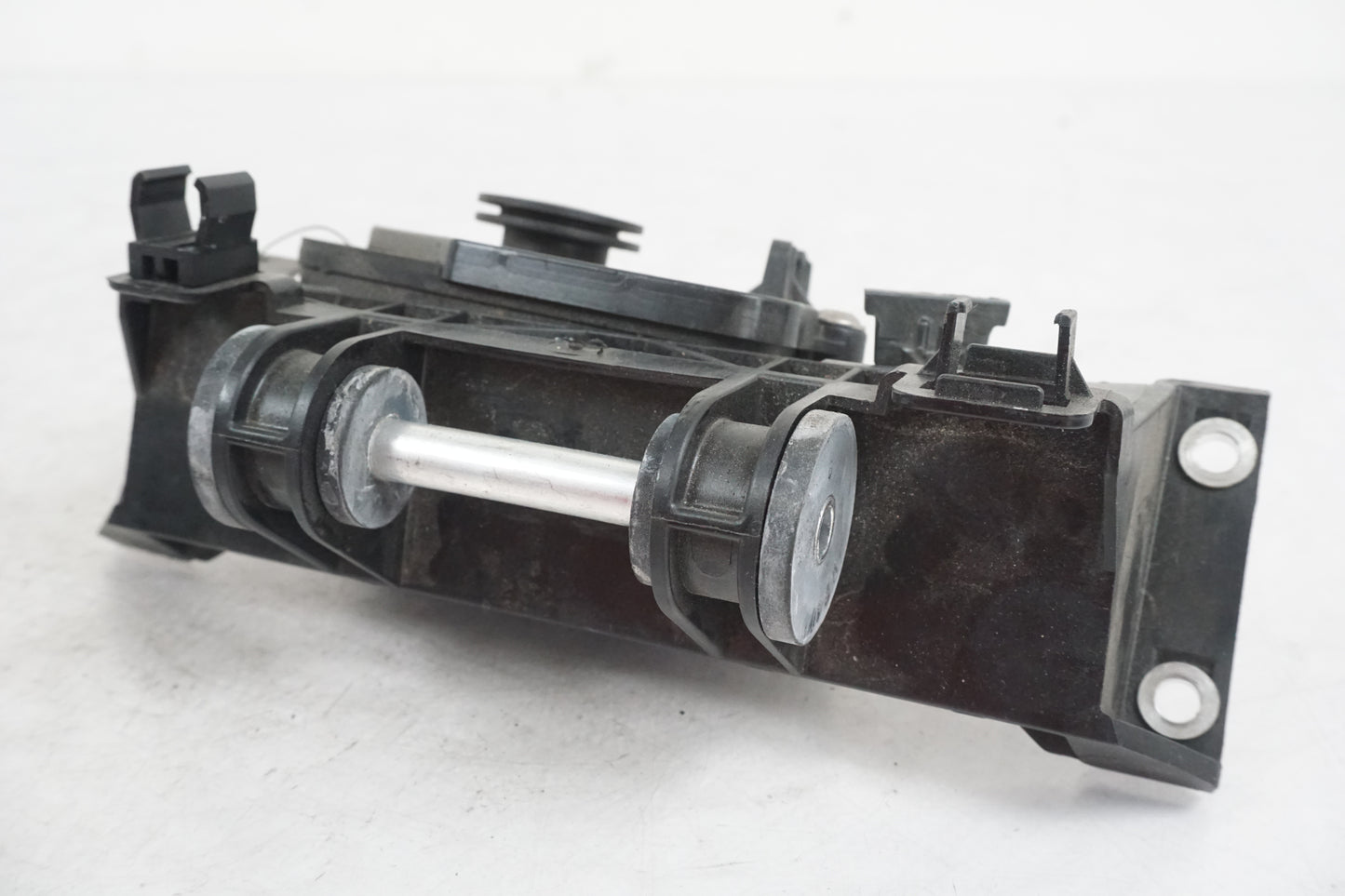 Höger sida på Avgasspjällmotor från en BMW S 1000 RR -2010 motorcykel.