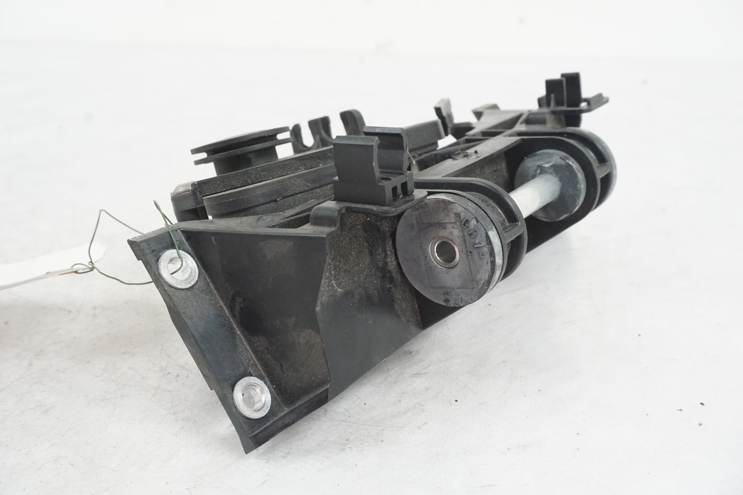 Vänster sida på Avgasspjällmotor från en BMW S 1000 RR -2010 motorcykel.