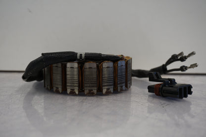 Baksidan på Generator från en H-D V-Rod 1130 -2006 motorcykel.