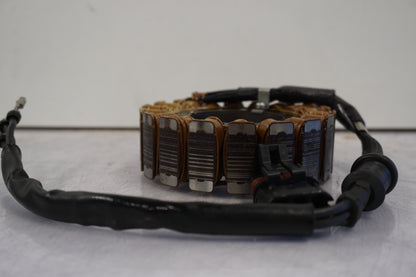 Vänster sida på Generator från en H-D V-Rod 1130 -2006 motorcykel.