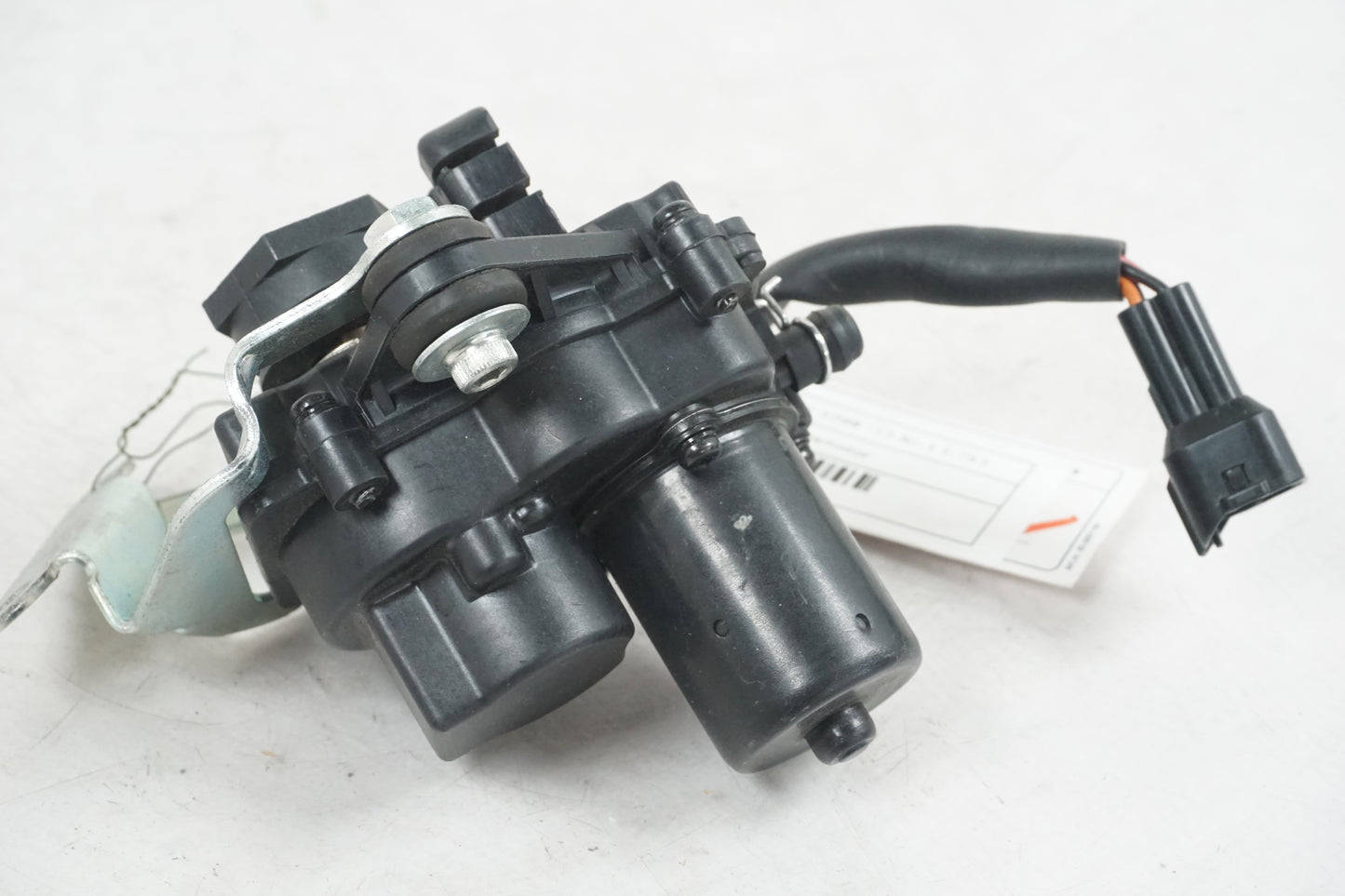 Baksidan på Avgasspjällmotor från en Ducati Streetfighter 1098 -2010 motorcykel.