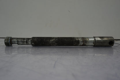 Framsidan på Axel från en H-D V-Rod 1130 -2006 motorcykel.