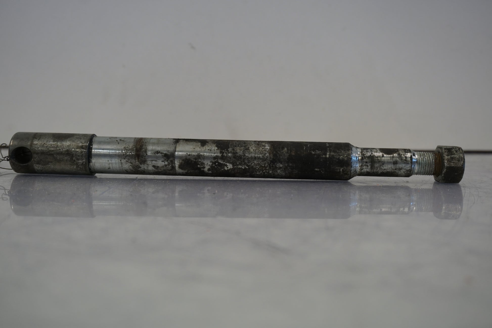 Höger sida på Axel från en H-D V-Rod 1130 -2006 motorcykel.