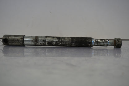 Höger sida på Axel från en H-D V-Rod 1130 -2006 motorcykel.