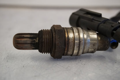 Snett uppifrån på Lambdasond från en H-D Dyna Street Bob FXDB/I -2007 motorcykel.