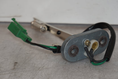 Framsidan på Bensintankgivare från en Yamaha YZF R6 -2000 motorcykel.