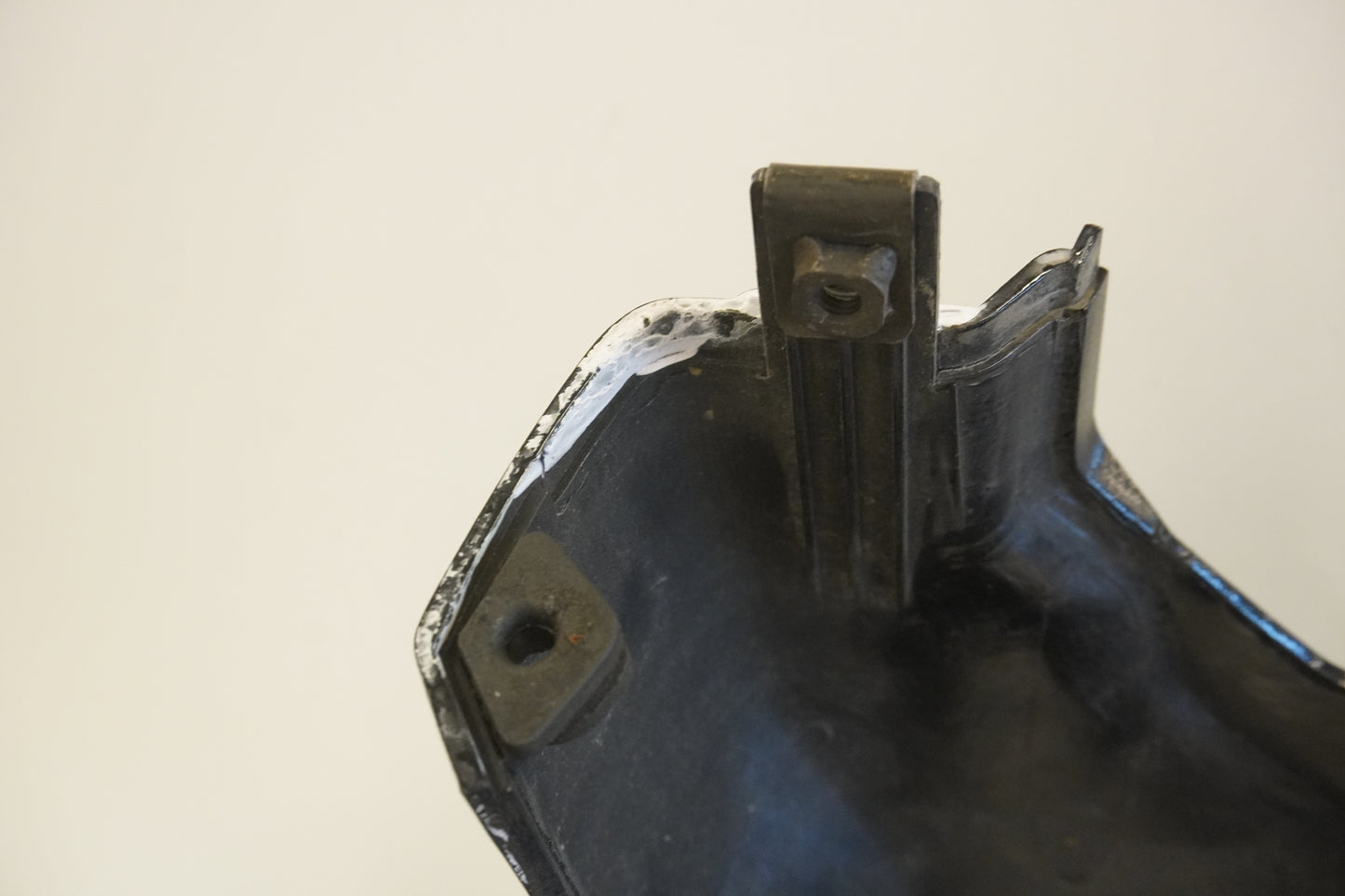 Snett uppifrån på Bakvinge från en Kawasaki ZZR 1100 -1994 motorcykel.