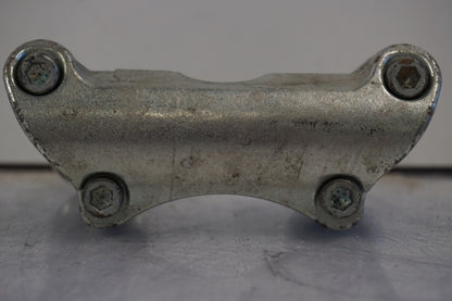 Vänster sida på Styrfäste från en H-D Touring Ultra Classic FLHTCU/I -2009 motorcykel.