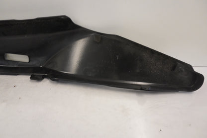 Höger sida på Bakvinge från en Kawasaki GTR 1400 -2008 motorcykel.