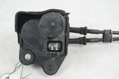 Snett nerifrån på Avgasspjällmotor från en Triumph Daytona 675 -2010 motorcykel.