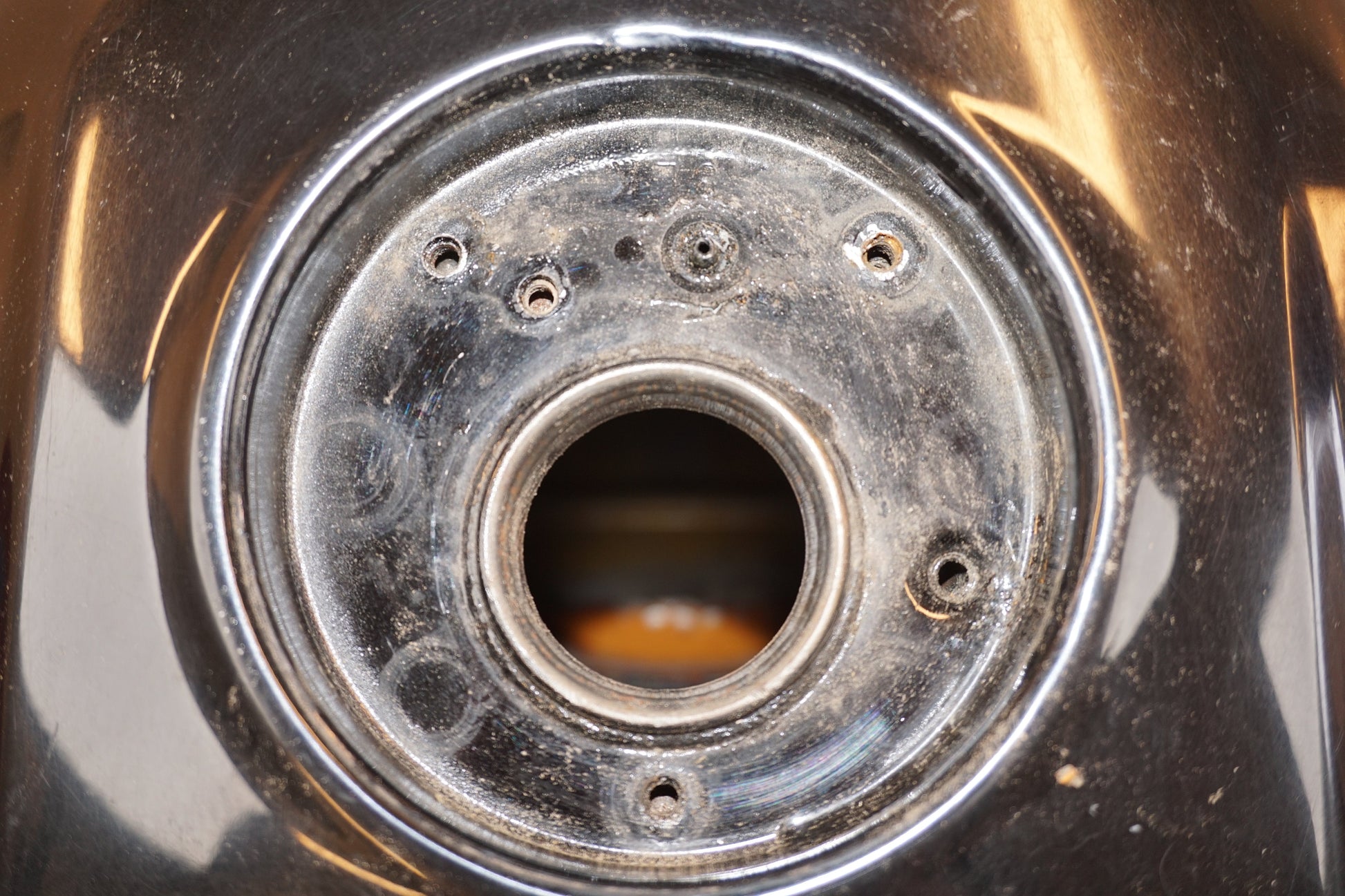 Baksidan på Bensintank från en Yamaha FZR 1000 -1993 motorcykel.