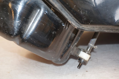 Snett uppifrån på Bensintank från en Yamaha FZR 1000 -1993 motorcykel.