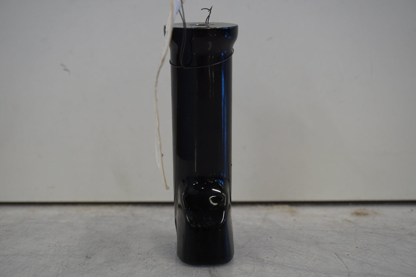 Vänster sida på Styrfäste från en H-D FXSE -2017 motorcykel.