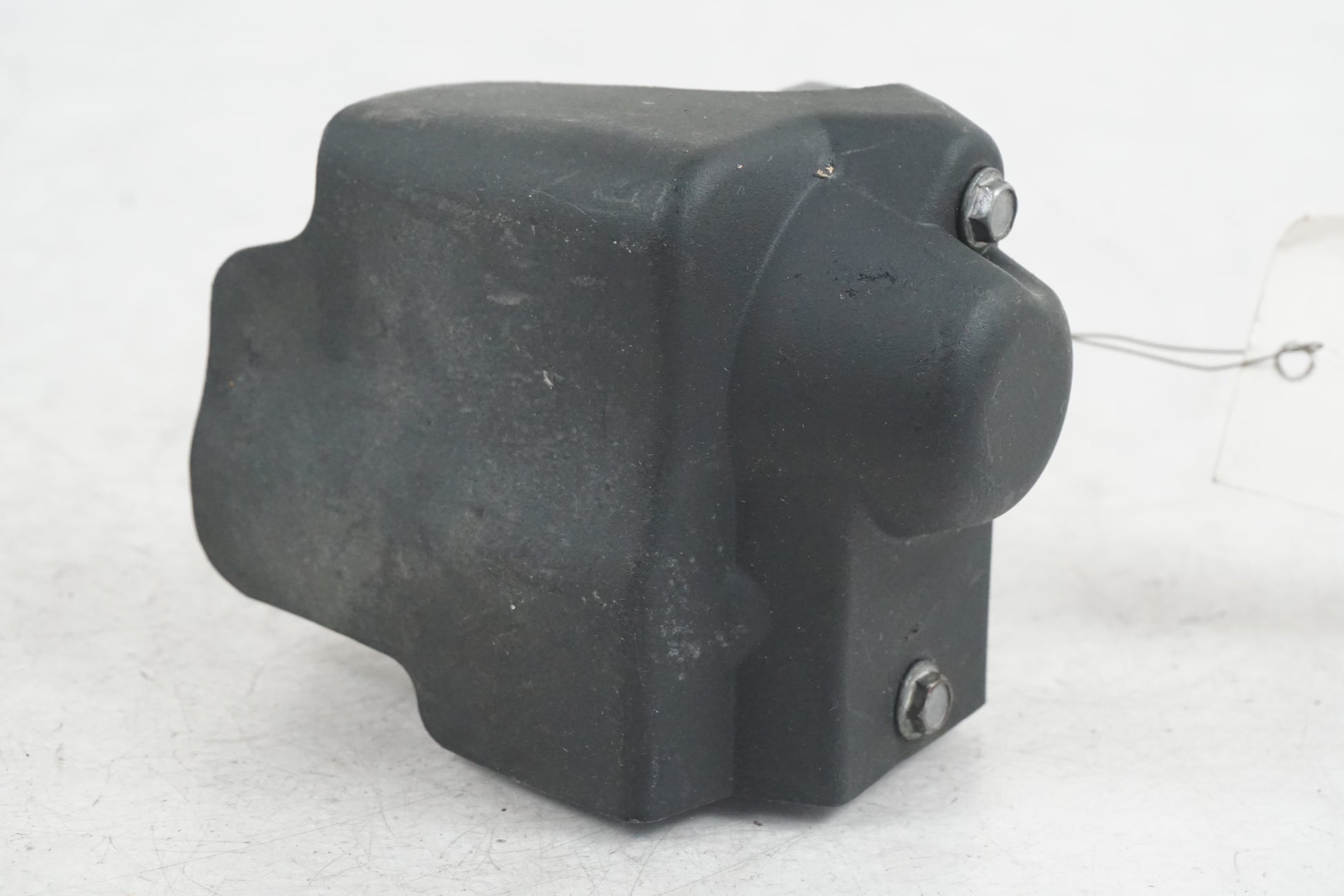 Vänster sida på Avgasspjällmotor från en Triumph Daytona 675 -2011 motorcykel.