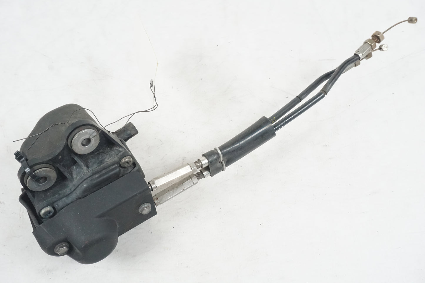 Framsidan på Avgasspjällmotor från en Triumph Daytona 675 -2012 motorcykel.