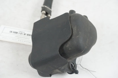 Vänster sida på Avgasspjällmotor från en Triumph Daytona 675 -2012 motorcykel.