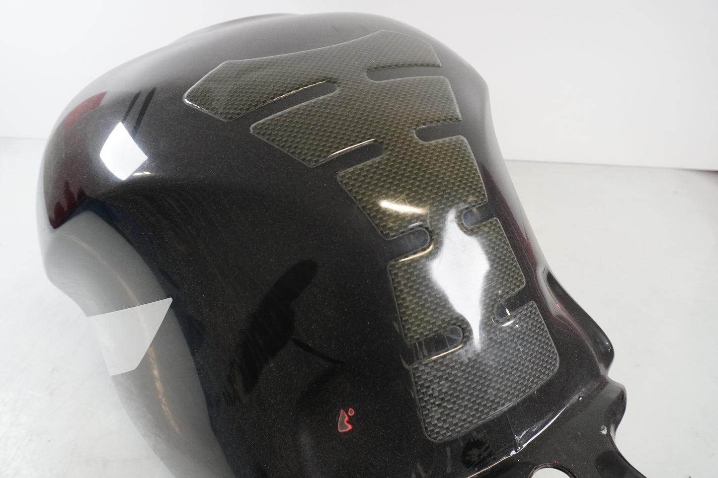 Extrabild2 på Bensintank från en Honda CBR 900 RR -2000 motorcykel.