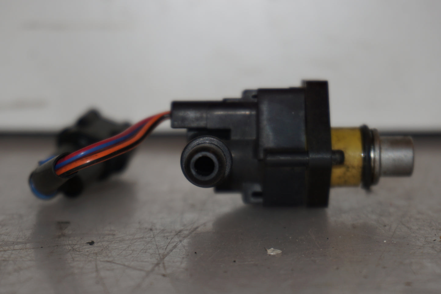 Höger sida på Spridare från en Yamaha YZF-R 125 -2008 motorcykel.