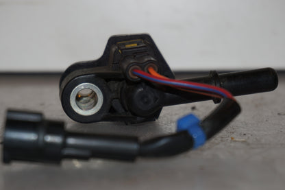 Vänster sida på Spridare från en Yamaha YZF-R 125 -2008 motorcykel.