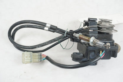 Baksidan på Avgasspjällmotor från en Honda CBR 1000 RR -2004 motorcykel.