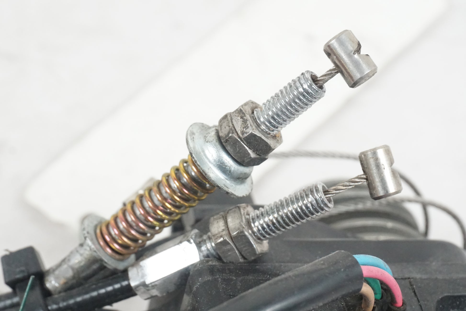 Höger sida på Avgasspjällmotor från en Honda CBR 1000 RR -2004 motorcykel.