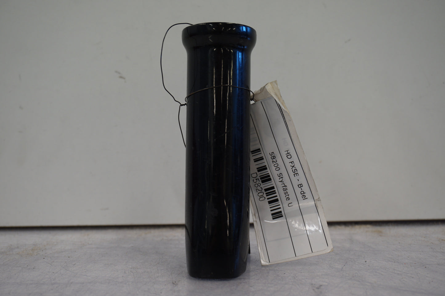 Höger sida på Styrfäste från en H-D FXSE -2017 motorcykel.