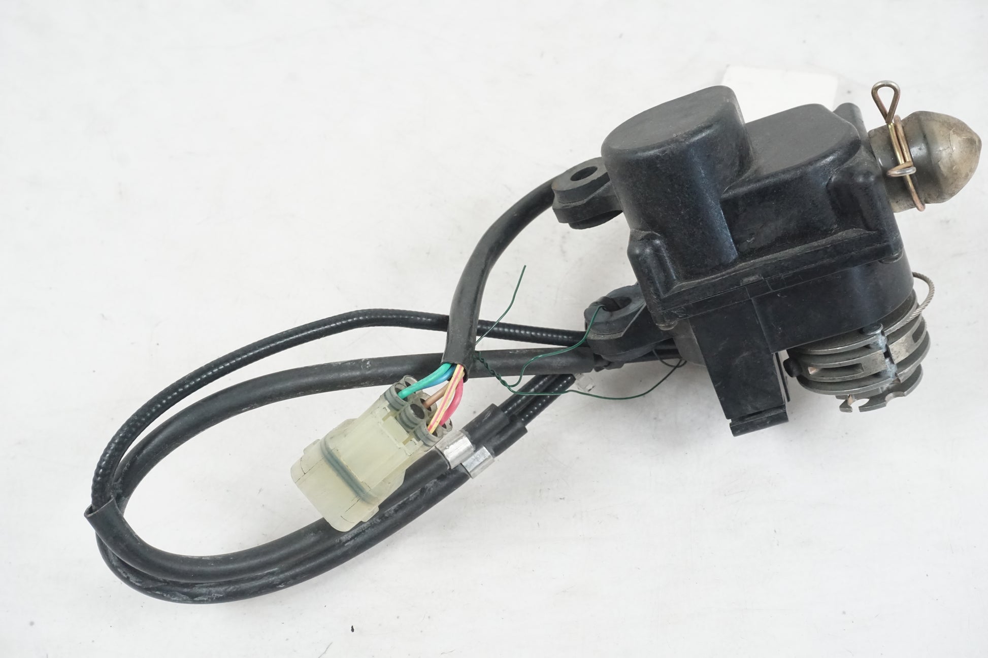 Vänster sida på Avgasspjällmotor från en Honda CBR 1000 RR -2004 motorcykel.