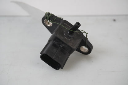 Framsidan på Luftsensor från en Suzuki TL 1000 S -1998 motorcykel.