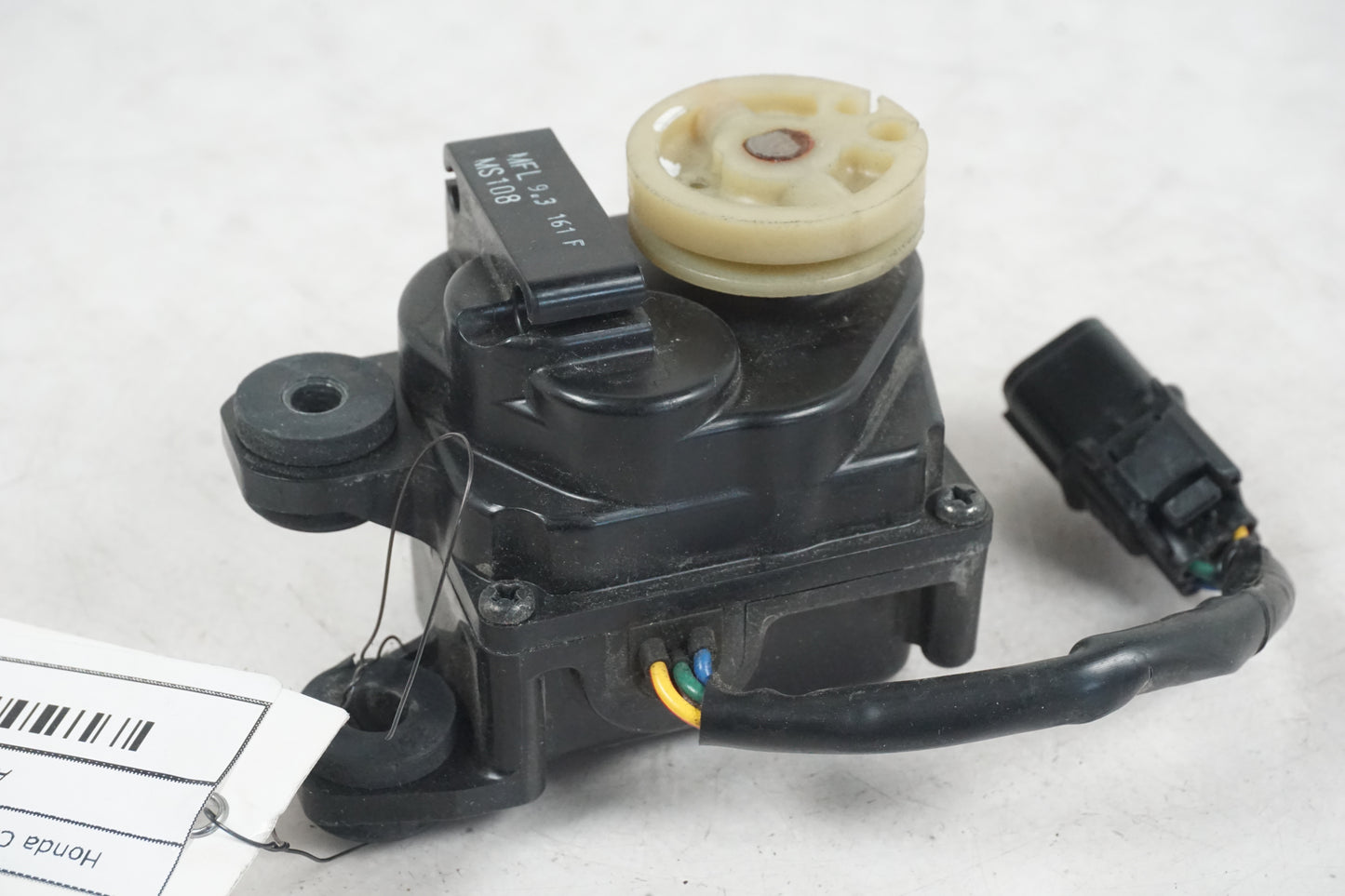 Baksidan på Avgasspjällmotor från en Honda CBR 1000 RR -2009 motorcykel.