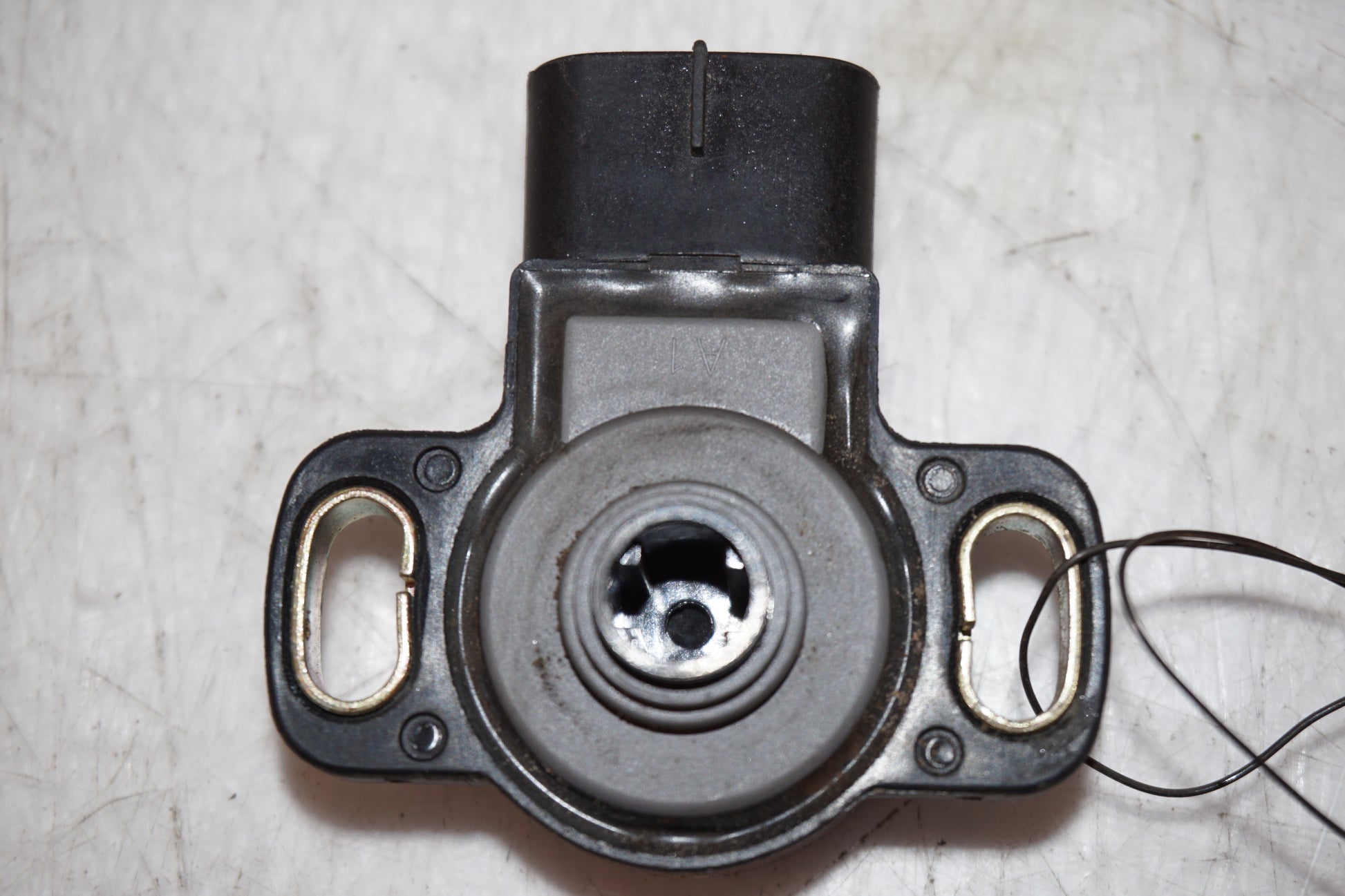 Framsidan på TPS från en Yamaha FZ-S 600 -2000 motorcykel.