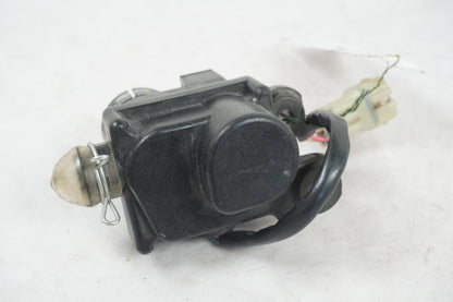 Höger sida på Avgasspjällmotor från en Honda CBR 1000 RR -2005 motorcykel.