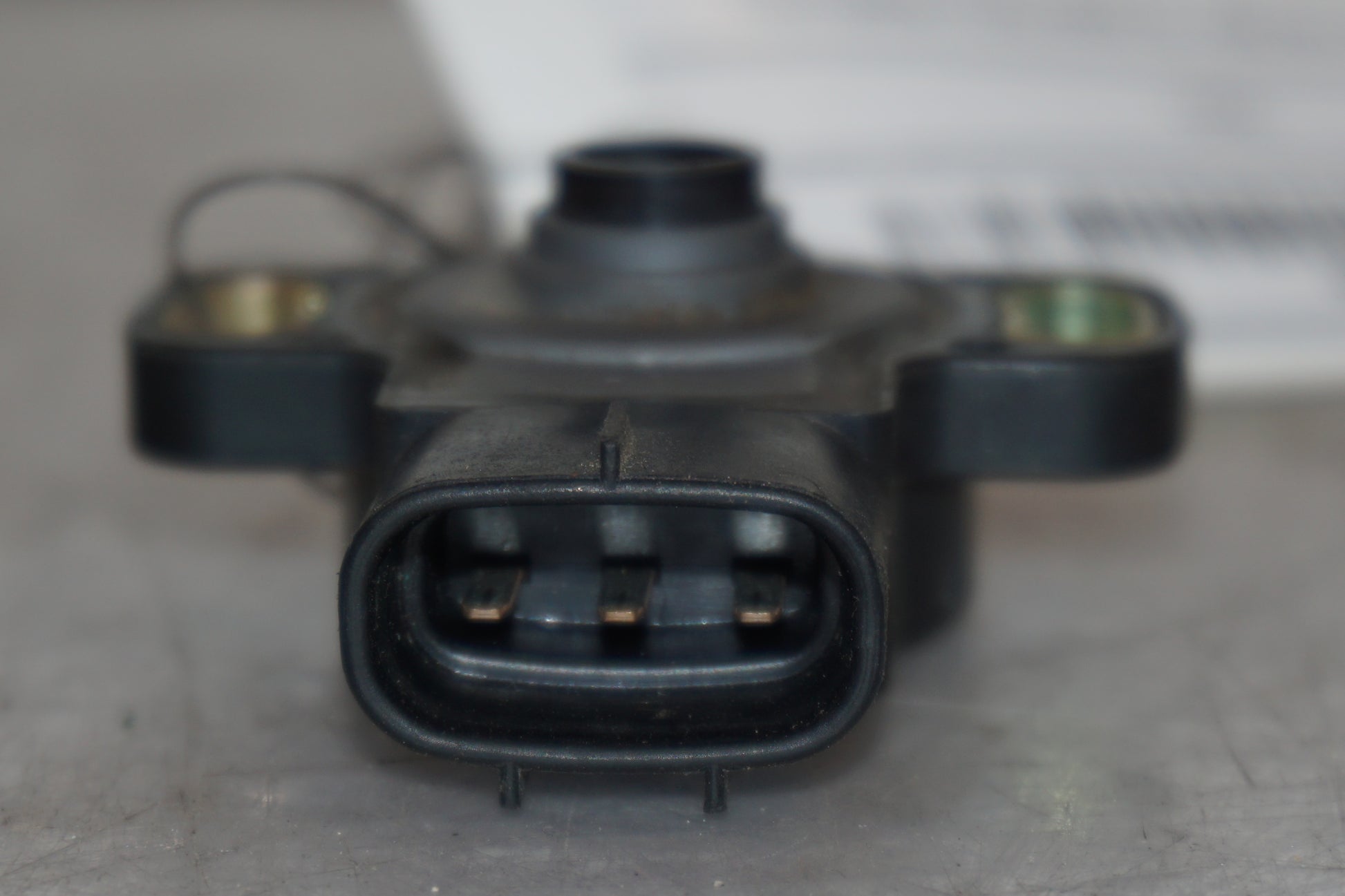 Vänster sida på TPS från en Yamaha FZ-S 600 -2000 motorcykel.