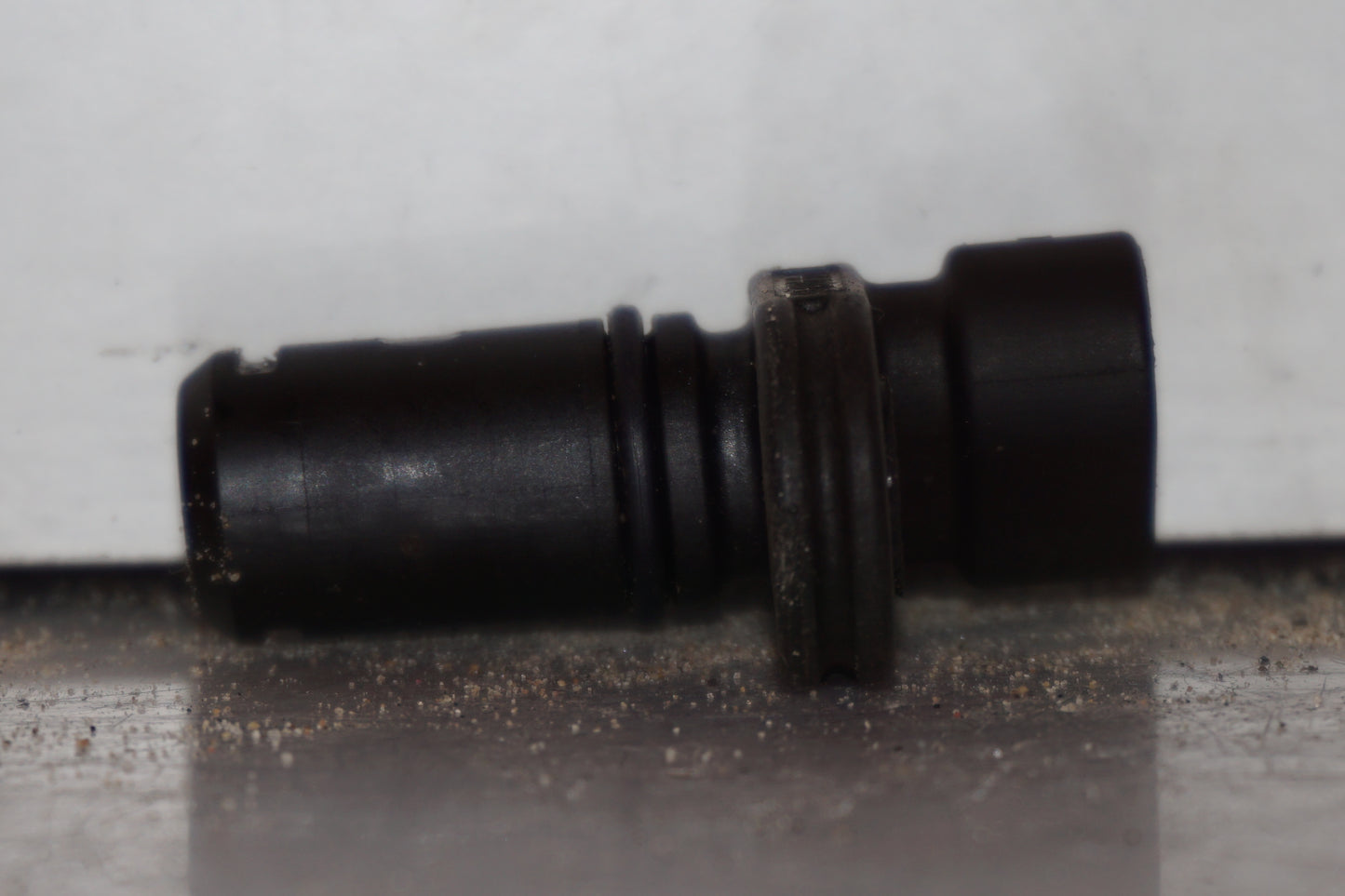 Baksidan på Hastighetsgivare från en H-D Dyna Street Bob FXDB/I -2007 motorcykel.