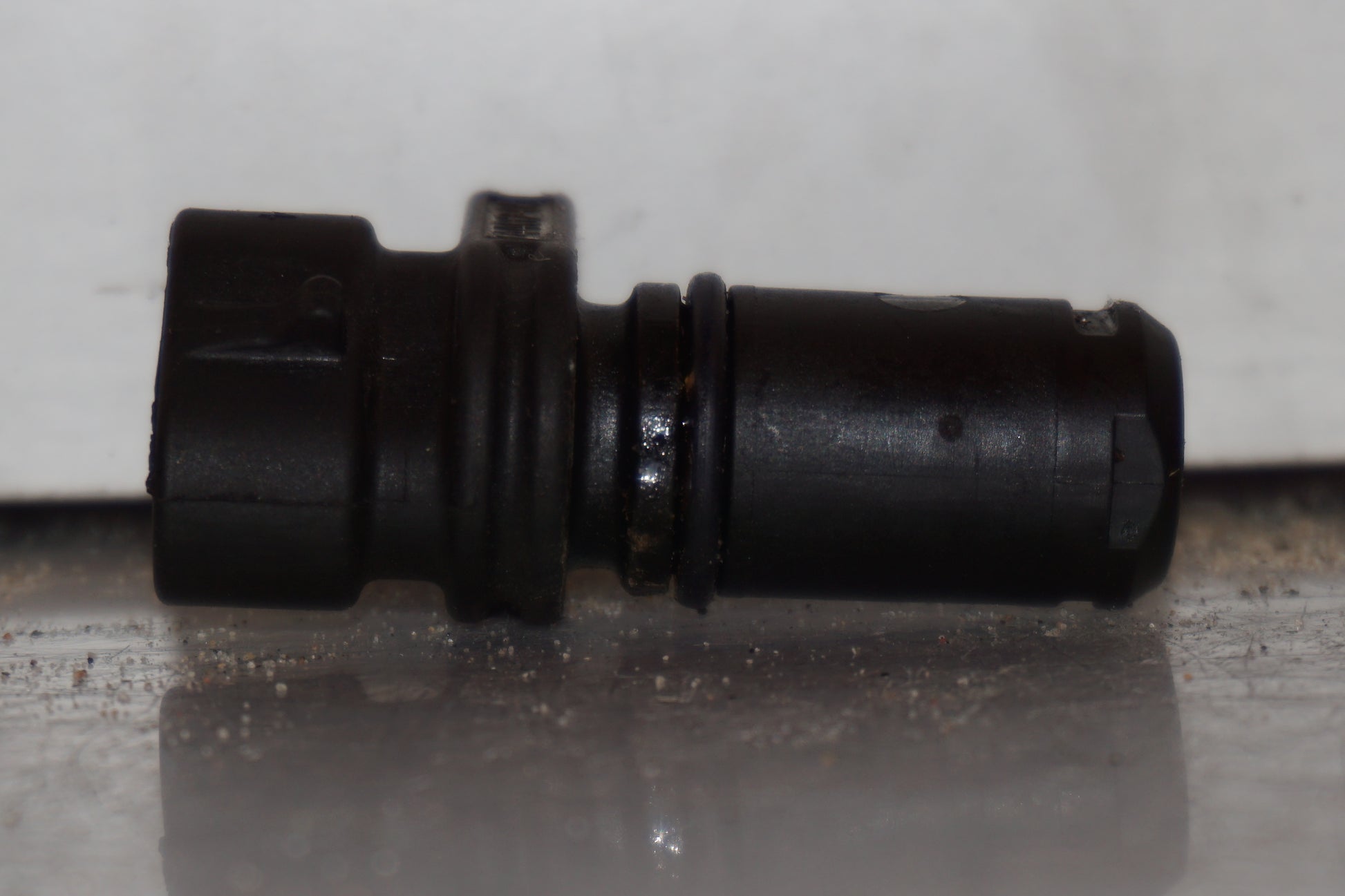 Vänster sida på Hastighetsgivare från en H-D Dyna Street Bob FXDB/I -2007 motorcykel.